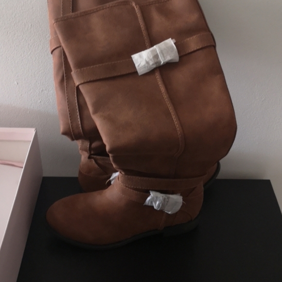 Women's Boots - Picture 1 of 4